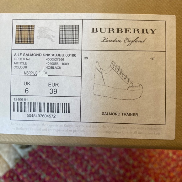 Authentic Burberry - Picture 5 of 8